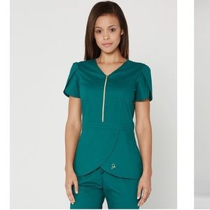 Jaanuu Tulip Scrub Top Hunter Green (d/c’d color)